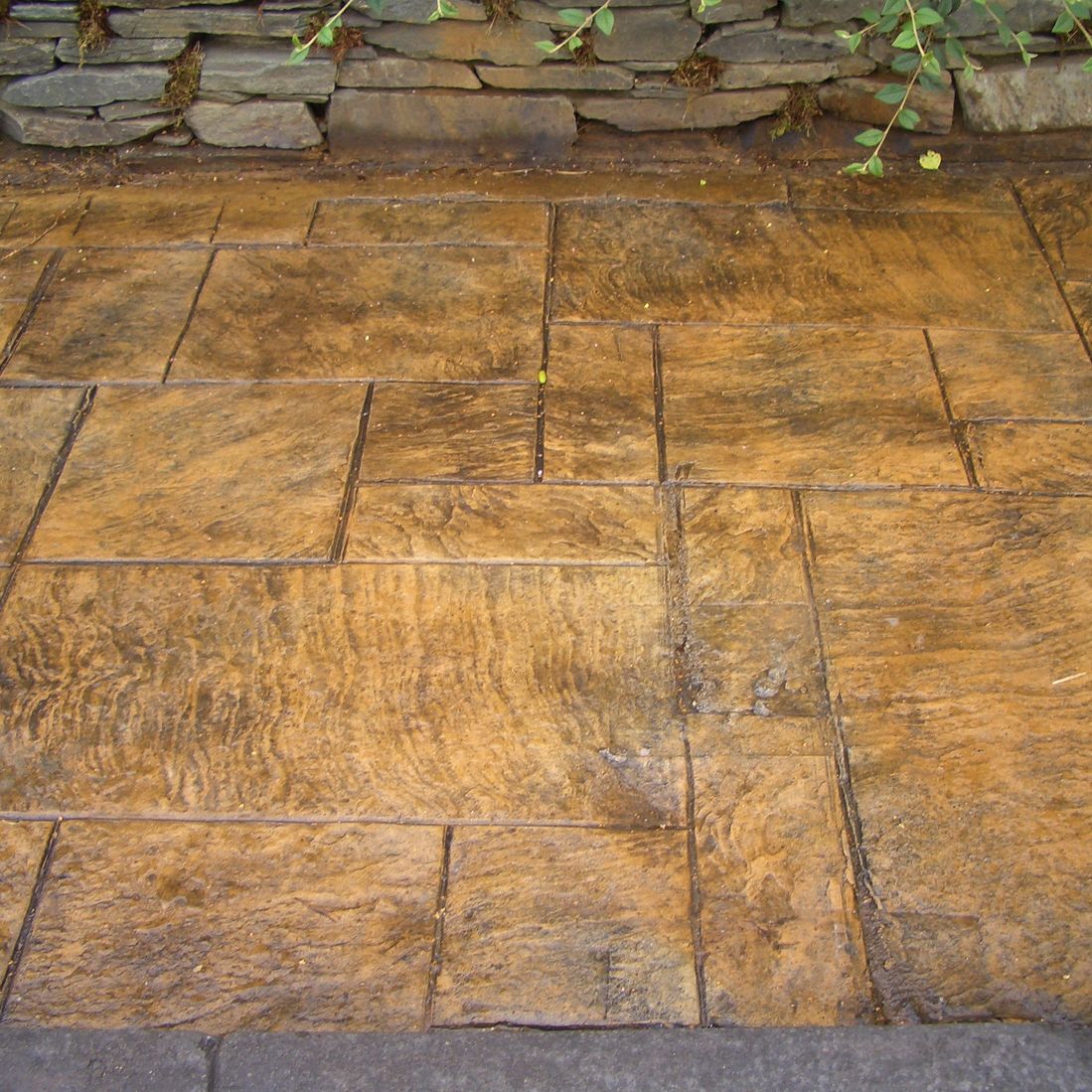 RUSTIC SANDSTONE COLOUR HARDENER & CHARCOAL RELEASE AGENT